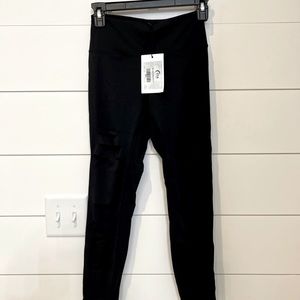 Brand new with tags Zyia Black Slash Luxe Hi-Rise Leggings 7/8 24” size 2